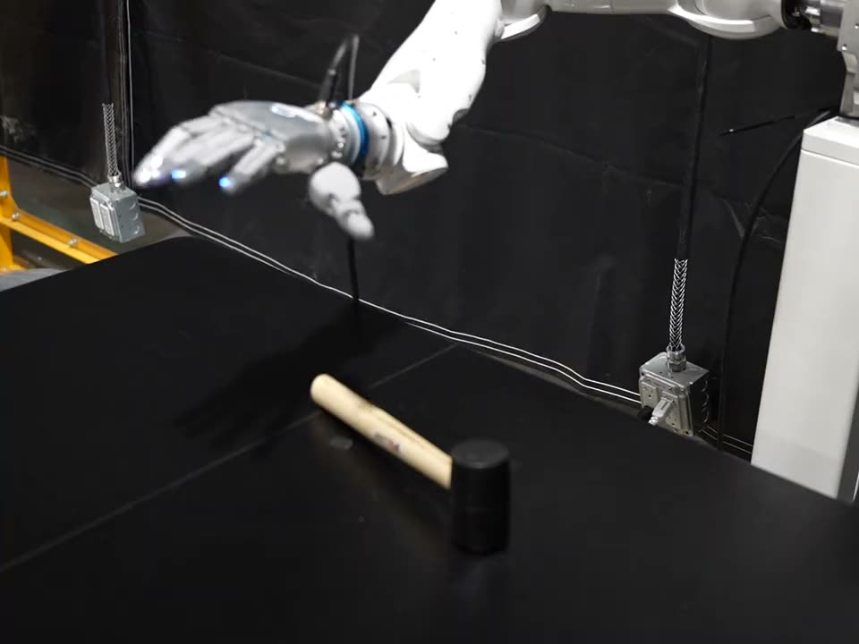 With the tactile tracker: hammer held